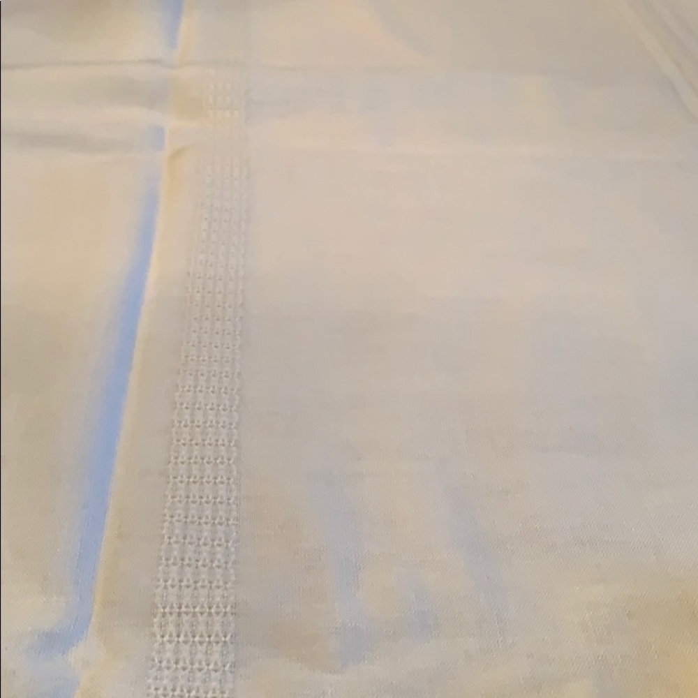 Tablecloth and 6 napkins
